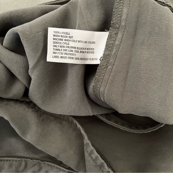 Universal Thread Romper Women's XS Army Green Pockets Drawstring Waist Lyocell - Picture 5 of 6